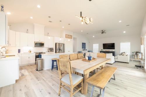 Indian Beach Casa | Get ready to soak up the sun at Villa Caman