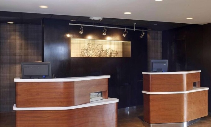 Brookfield Casa | Get Some Rest in Wisconsin State Fair Park! Indoor Swimming Pool, Pets Allowed!