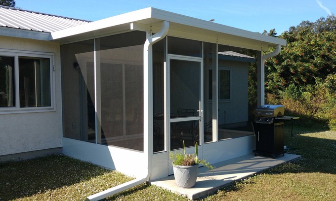 Port Charlotte Casa | ¡Nuevo! Llegue a una latitud más cálida en un vecindario tranquilo con un presupuesto.