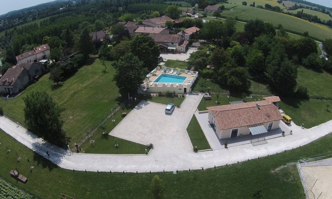 Saint-Severin Casa | Espacio, confort y actividades; dos casas donde todos encuentran su lugar.