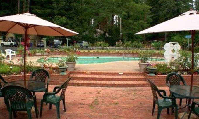 Ben Lomond Casa | Get your money's worth with a stay in our rooms !!
