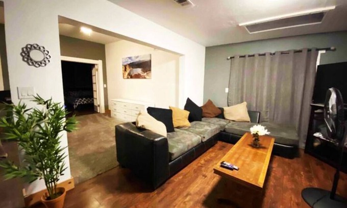 Colorado Springs Casa | Getaway at Red Rock ✦ Best COS Area❣