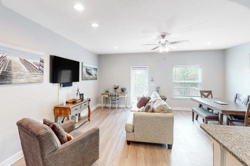 Thomas Drive Casa | Getaway at the Hathaway