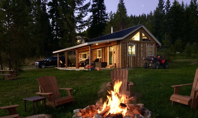 Barriere Cabina | Getaway log cabin on 160 acre Wilderness Ranch