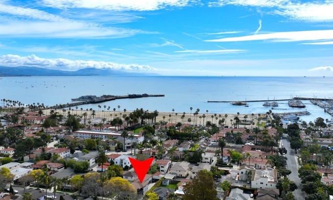 West Beach Apartamento | Getaway to SB Near the Beach, Pier, & Funk Zone