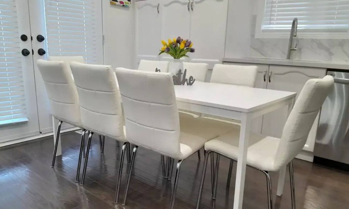 Orillia Casa | Getaway with an 8-seater Hot Tub & Gaming