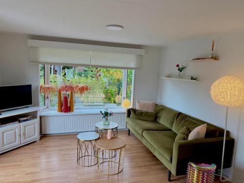 Erm Casa | Gezellig chalet met 2 slaapkamers en zicht op het water