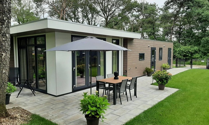 Municipality of Hellendoorn Chalet De Esquí | Gezellig Chalet met Omheinde Tuin