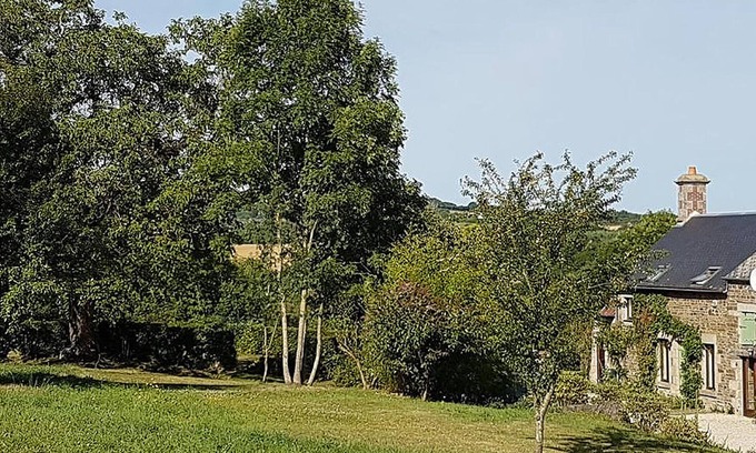 Rouperroux Apartamento | Gezellig Vakantieverblijf met Uitkijk op het bos en Platteland van Normandie