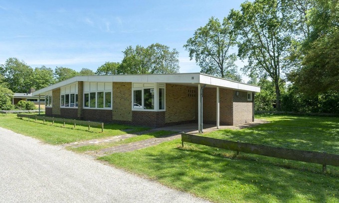 Sint Maartenszee Casa | Gezellige Recreatiebungalow op Boomrijk Park Gelegen Tegenover de Prachtige Duinenrij van Sint Maartenszee