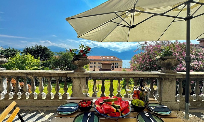 Menaggio Apartamento | Giardino Floreale di Menaggio, Menaggio, Italy