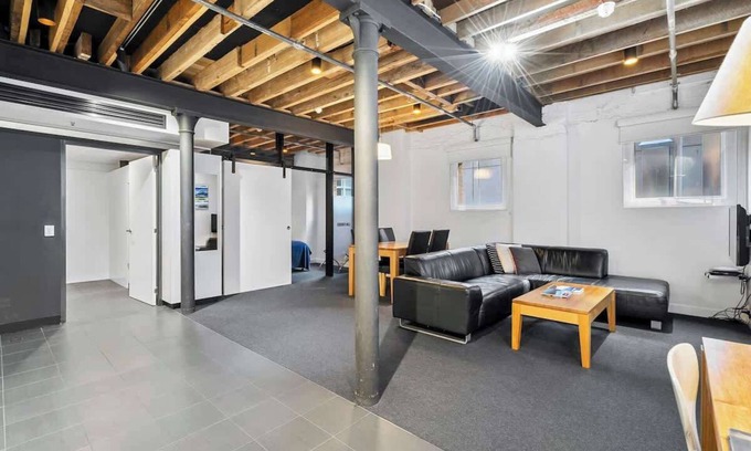 Sullivan's Cove Apartamento | Gibson's Mill waterfront warehouse apartment - 102
