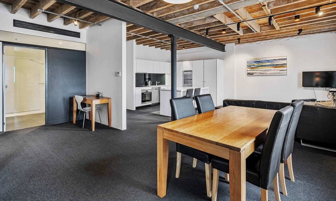 Sullivan's Cove Apartamento | Gibson's Mill waterfront warehouse apartment - 101