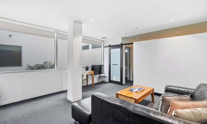 Sullivan's Cove Apartamento | Gibson's Mill waterfront warehouse apartment - 204