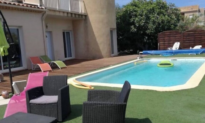 Giens Apartamento | GIENS, T2 in owner's villa with swimming pool