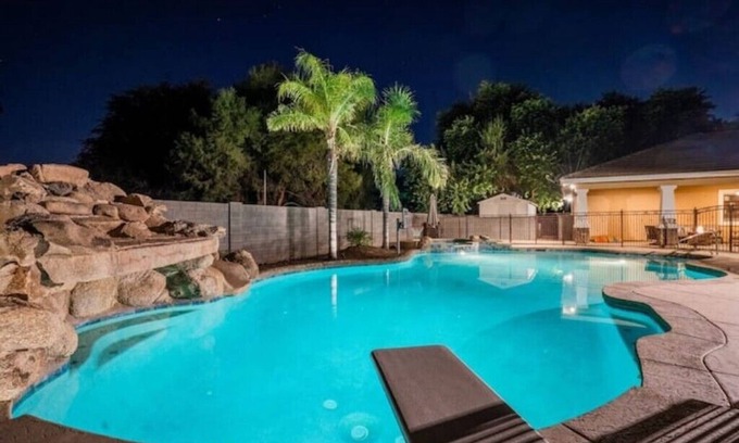 Gilbert Casa | Gilbert Royalty-Heated Pool, Spa, Home Theater