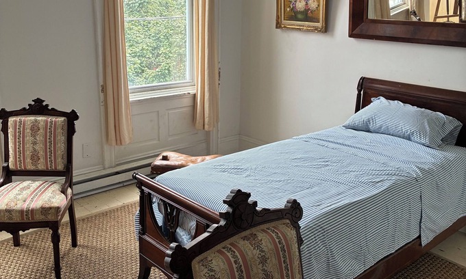 Brewerytown Apartamento | gilded age lower tower suite