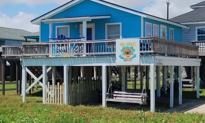 Surfside Beach Cabaña | GILLIGANS BEACH HUT.. RELAXING BEACHFRONT GETAWAY-PET FRIENDLY