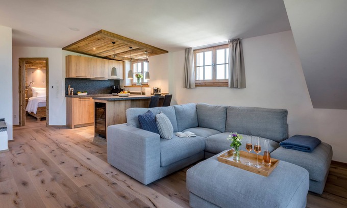 Frasdorf Apartamento | Gipfelglück-chalet-suite mit 60qm, Schlafzimmer, Wohnraum mit Küche und Bad mit Sauna