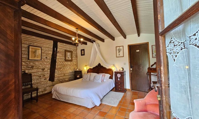 Sigalens Cama Y Desayuno | Gironde" guest room, swimming pool and Nordic bath