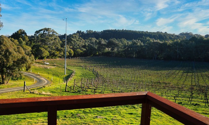 Gisborne Cabaña | Gisborne Peak Winery - Cottages - Vineyard Stay Macedon Ranges