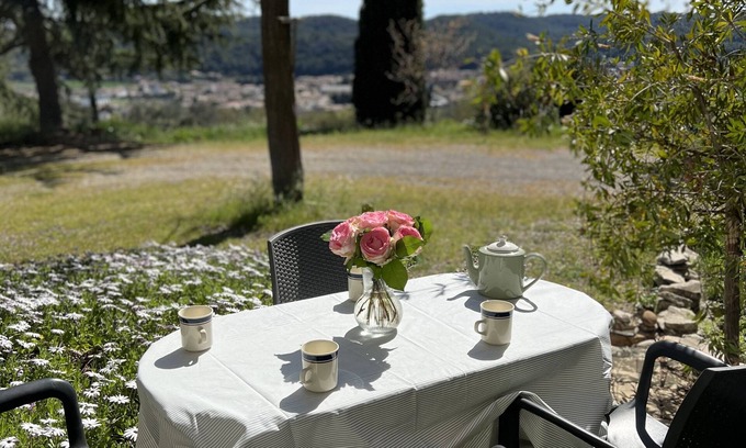 Cessenon-sur-Orb Apartamento | Gîte 2/4 people with swimming pool and view of the Orb valley