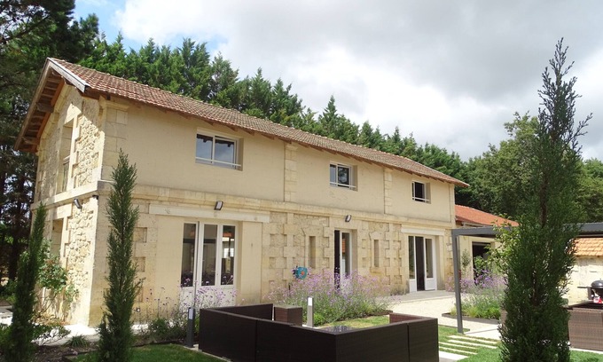 Civrac-de-Blaye Casa | Gite 3 ,ch, piscine, 7 pers, Haut de gamme, 4 épis, 4 étoiles