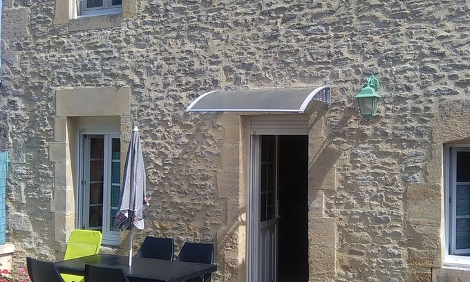 Ryes Casa | Alojamiento a 3 km de las playas del desembarco de Arromanches en Ryes. etiqueta 2 teclas.