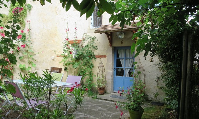 Mamers Cabaña | Gîte "4 épis": jardín de flores, bicicletas, paz en el corazón de Mamers