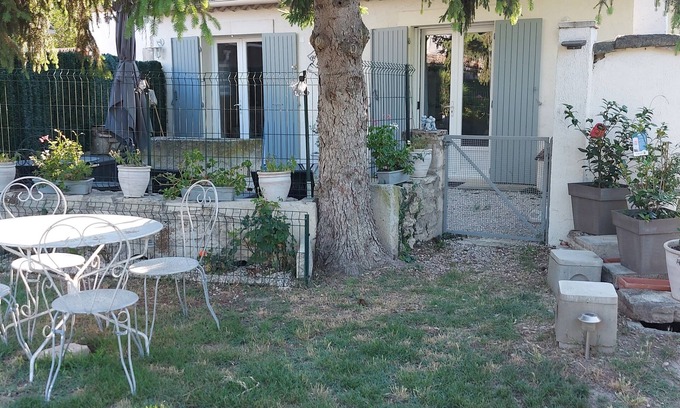 St.-Remy-de-Provence Apartamento | Estudio independiente en el campo.
