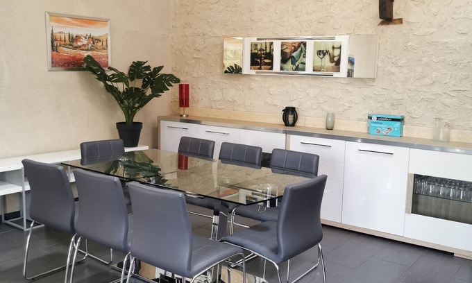 Pellegrue Casa | Gite all comforts, completely one level, heated swimming pool, large garden.
