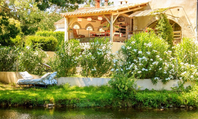 Montolieu Casa | Un remanso de paz ubicado en Montolieu "pueblo de libros" y junto al río