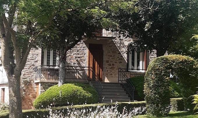 Centres Casa | Casa rural Centrès, 4 dormitorios, 6 personas