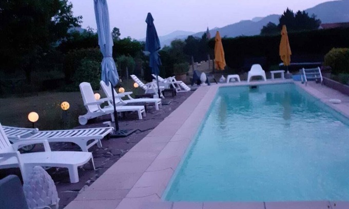 Osses Cabaña | Gîte, Charm and calm for this independent gite ideal for hikers;