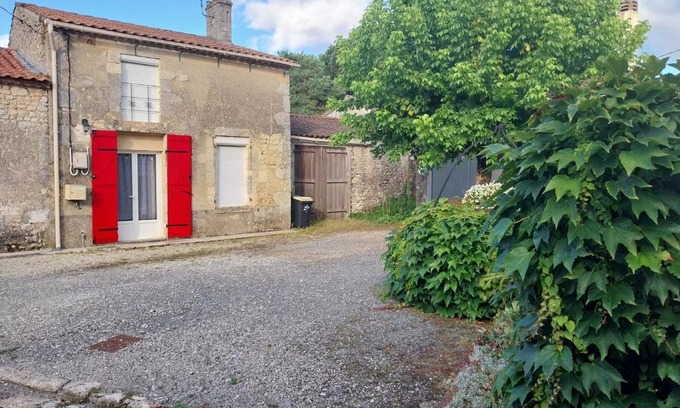 Saint-Seurin-de-Cadourne Apartamento | Gite chez Lea