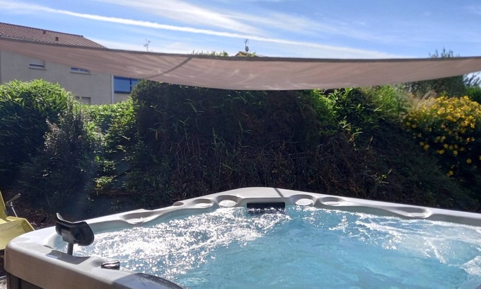 Cholet Cabaña | Gîte 'Chez Gwen Et Flo' con terraza compartida, jardín compartido y Wi-Fi