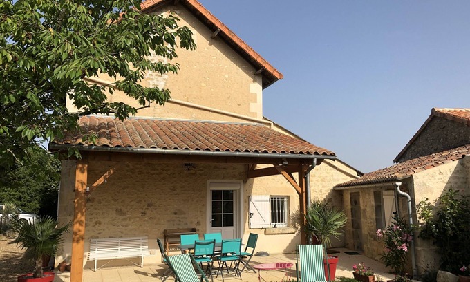 Lavoux Villa | CASA CON ENCANTO 3 estrellas, capacidad para 6 personas cerca de Futuroscope, Vienne, FRANCIA