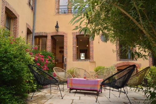 Aubigny-sur-Nere Casa | Gite de charme, automne en Sologne, séjour en famille, contes, jeux, balade nature en forêt & détente, centre Aubigny