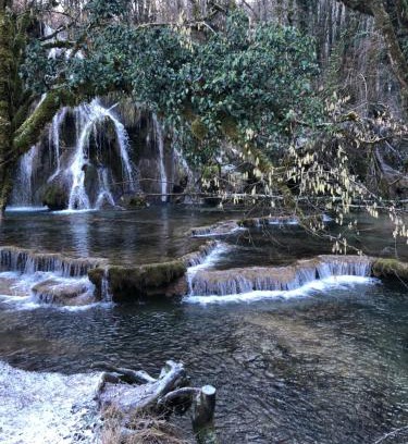 Les Planches-pres-Arbois Apartamento | Gite de la cascade