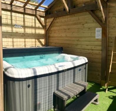 Eu Casa | Gite de la Baigneuse avec jacuzzi 6 pers