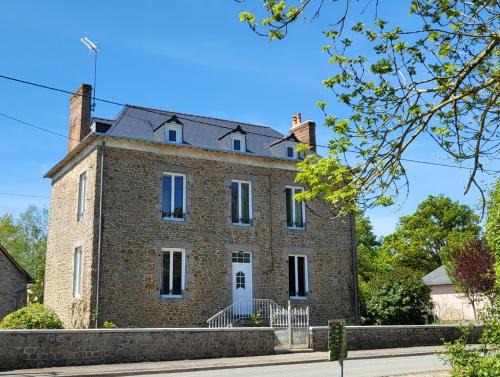 La Bazouge-des-Alleux Casa | Gite de la Fontaine