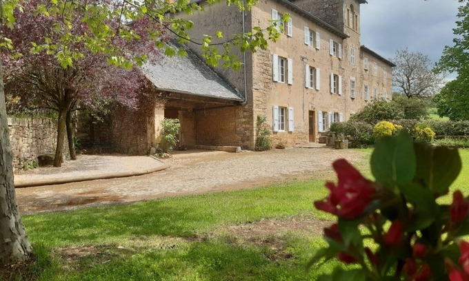 Cruejouls Casa | Gite de la Gratarelle (10 people) wheelchair accessible