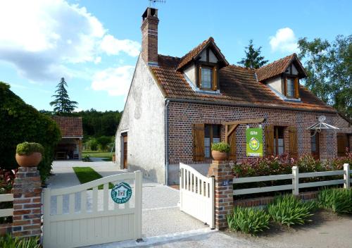 Dhuizon Casa | Gite de Sologne "les galoches"