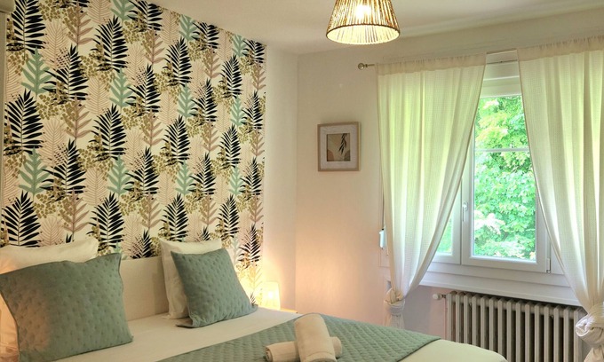 Marange-Silvange Apartamento | Le Grand Cerf-Apartamento-Baño en la habitacion-Apartamento-Vista al bosque