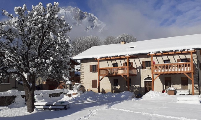 Saint-Michel-de-Maurienne Casa | Gite au Calme Avec vue sur les Montagnes