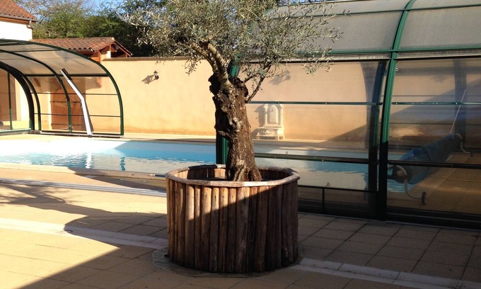 Castels Casa | ALQUILER EN EL CAMPO CON PISCINA CUBIERTA Y DESCUBRIBLE