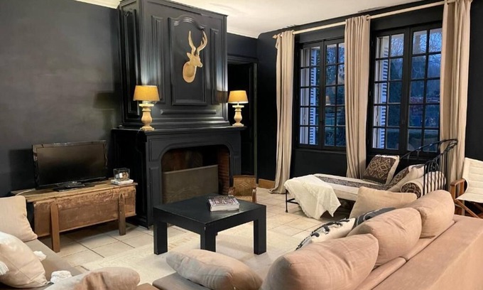 Sainte-Opportune-du-Bosc Casa | Gîte Le Domaine with private pool and fireplace