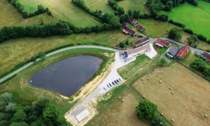 Le Cercueil Cabaña | Gite Le Cercueil, 4 bedrooms, 10 persons