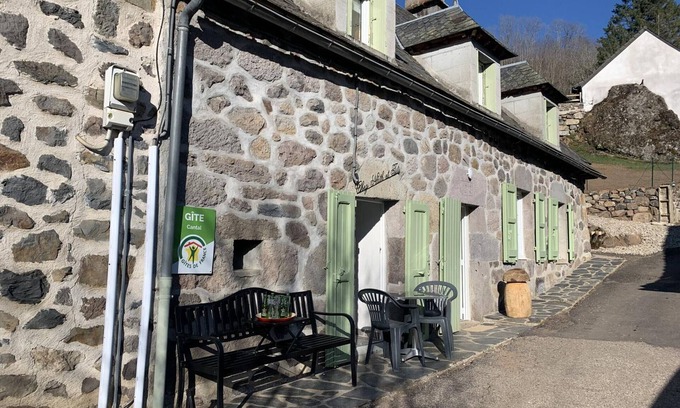 Le Falgoux Cabaña | Gite Le Falgoux, 4 bedrooms, 10 persons