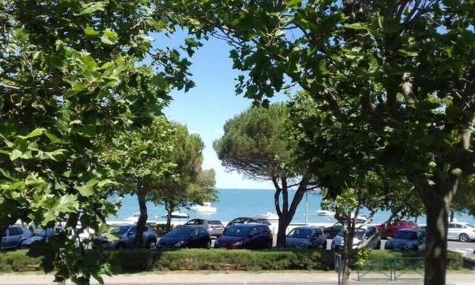 La Flotte Apartamento | Gite LE Phare Vue Mer à 5 Min du Port de La Flotte et de son Marché Médiéval